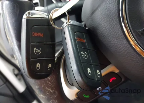 2021 Jeep Compass Altitude 4X4 z USA, uszkodzony, nr VIN 3C4NJDBB0MT512620